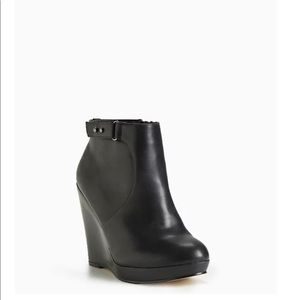 TORRID FAUX LEATHER WEDGE BOOTIES SIZE 10